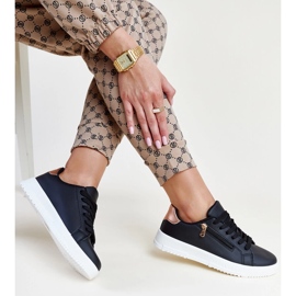 Mustat tennarit, joissa vetoketju sivulla Shanna 1