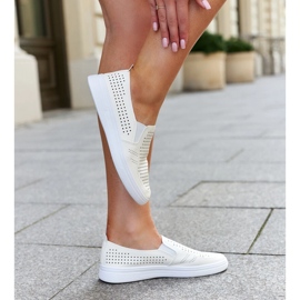 Dafinan beigen harjakattoiset lenkkarit 1