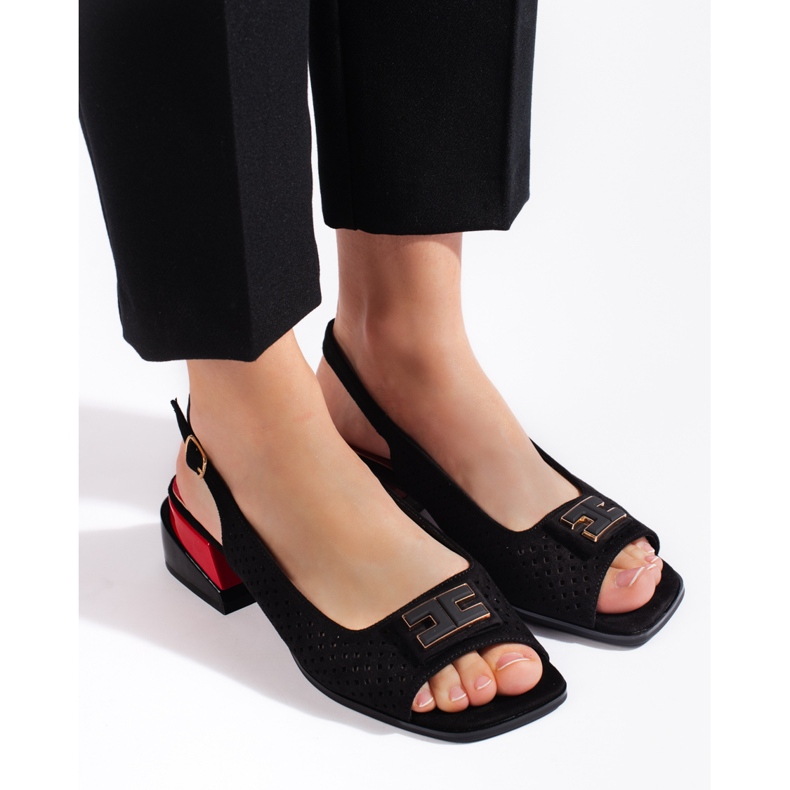 Goodin Naisten harjakattoiset matalakorkoiset sandaalit, musta 1