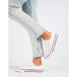 BM Valkoiset lenkkarit valkoinen 2