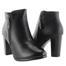 Mustat korkeakorkoiset saappaat f815 2