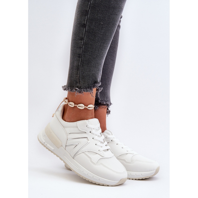 Naisten tennarit, jotka on valmistettu eko-nahasta, valkoisesta vinellistä valkoinen 2