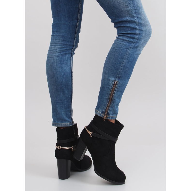 Korkeakorkoiset saappaat mokkanahalla 3701 musta 2