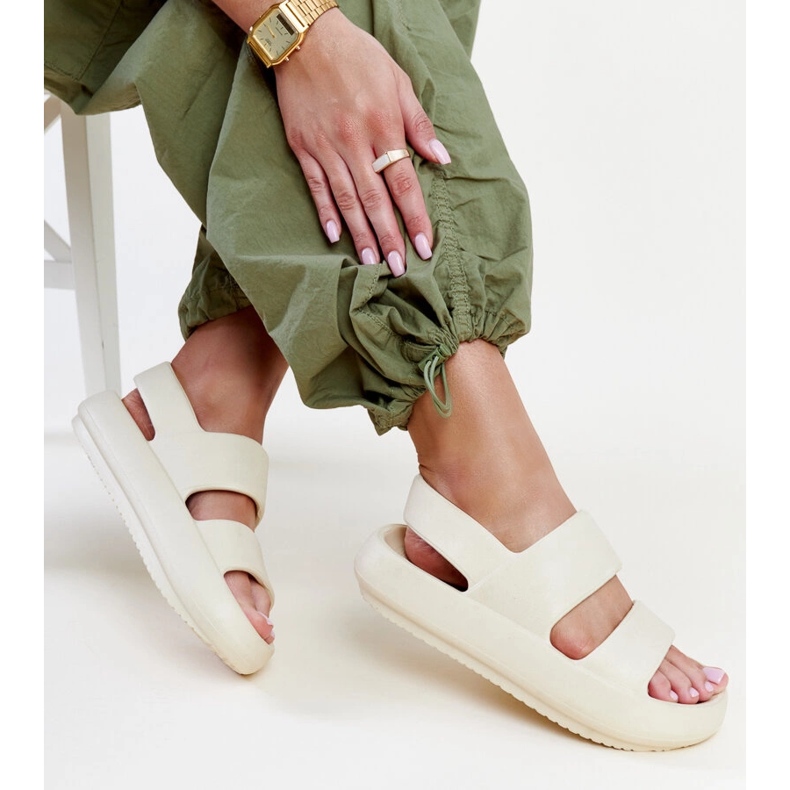 Beiget Attiana sandaalit 1