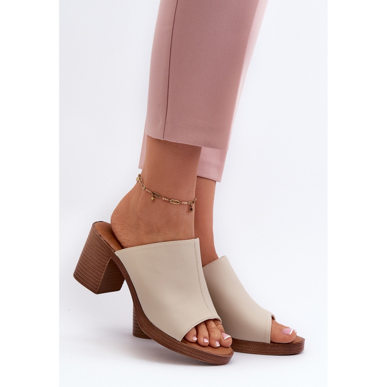 Tyylikkäät, kevyet naisten tossut korkokengillä, beige Varnila ruskea 2