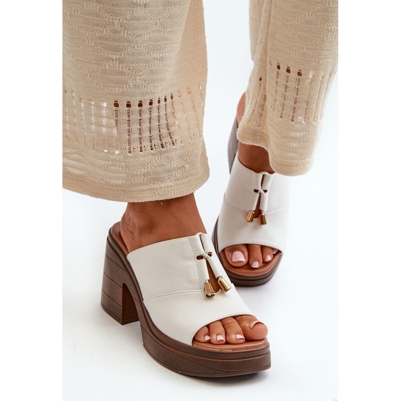 Vinceza Eko-nahasta valmistetut naisten varvastossut jalustalla ja lohkolla, valkoinen Dafira 2