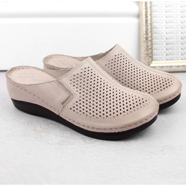 Naisten nahkaiset täyskiila-sandaalit taupe-kuminauhalla T.Sokolski L24-164 beige 5