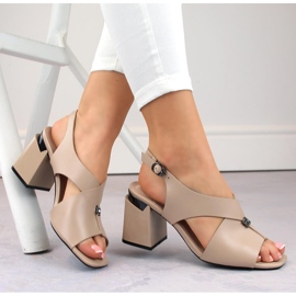 Beiget naisten sandaalit koristeellisella kantapäällä, Vinceza 62111 1