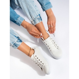 Valkoiset nauhalliset urheilukengät valkoinen 1