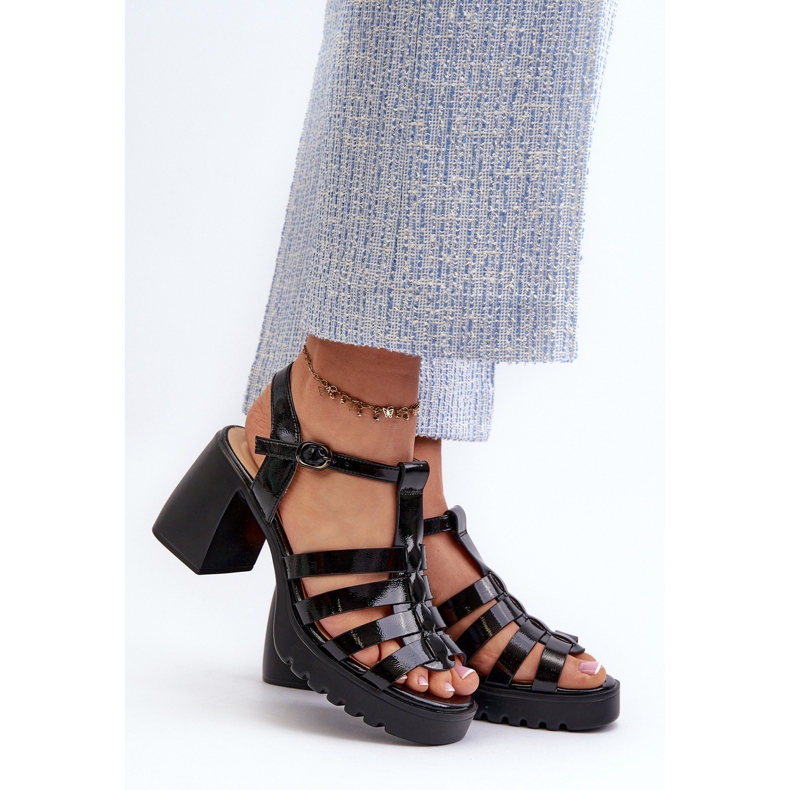 Vinceza Naisten kiiltonahkasandaalit korkokengillä, Black Aninifer musta 2