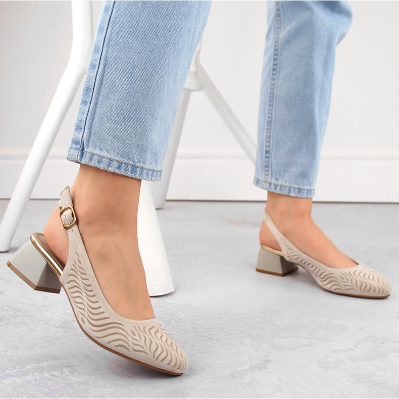 Naisten beigenväriset mokkanahkakorkosandaalit Jezzi RMR2263-4 2 Naisten beigenväriset mokkanahkakorkosandaalit Jezzi RMR2263-4 2