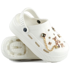 Valkoiset varvastossut paksulla pohjalla ja koristeilla valkoinen 1