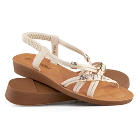 Beiget naisten sandaalit kullanvärisillä koristeilla 1