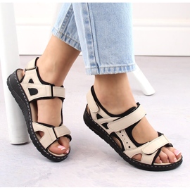 Mukavat naisten nahkasandaalit tarranauhalla, beige Artiker 52C0294 1