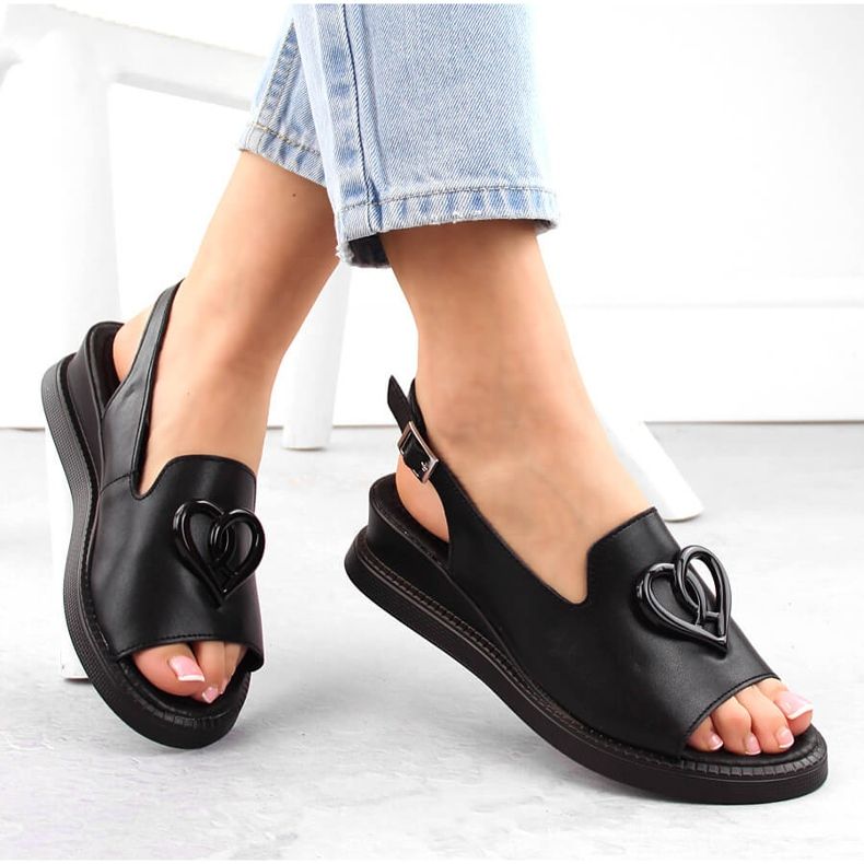 Mustat nahkaiset naisten kiila sandaalit Filippo DS6069 1