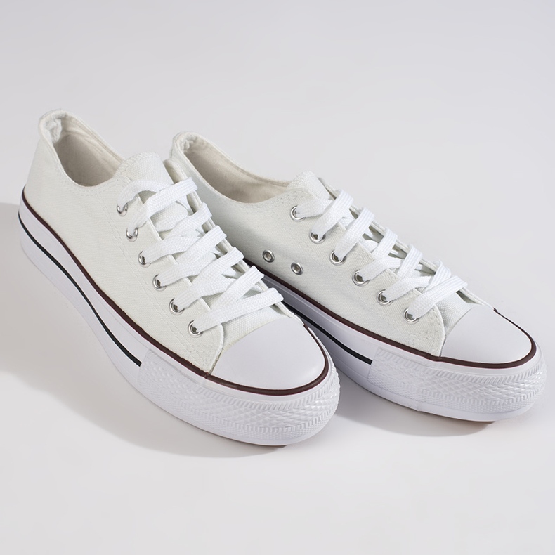 Naisten valkoiset tennarit alustalla valkoinen 1