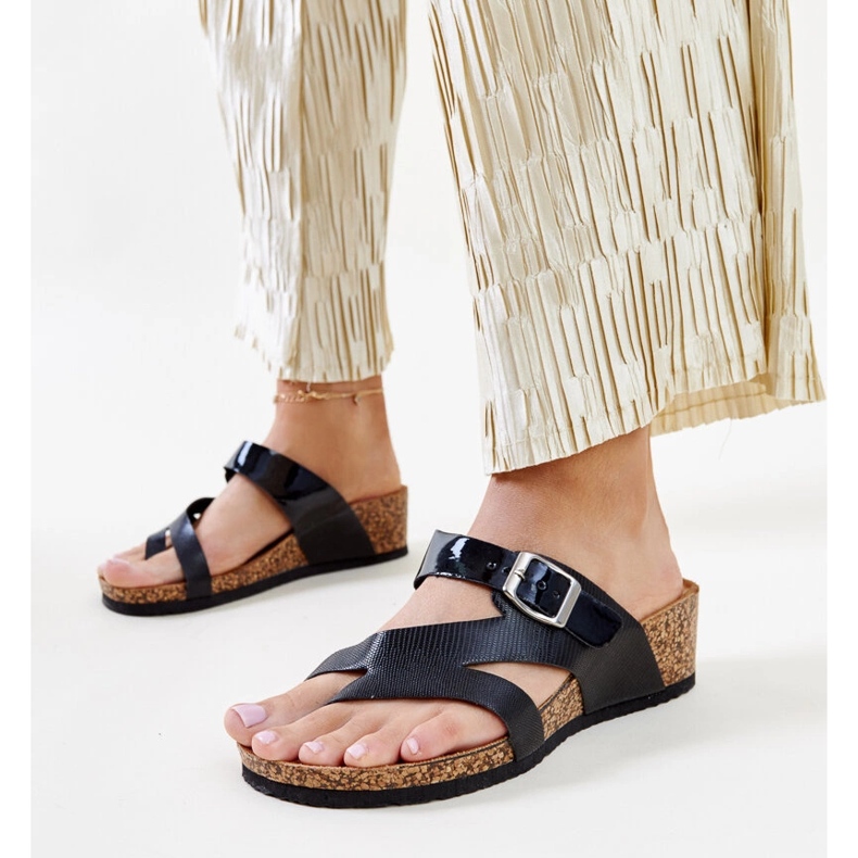 Musta metallinen kiilamuuli Donata 1