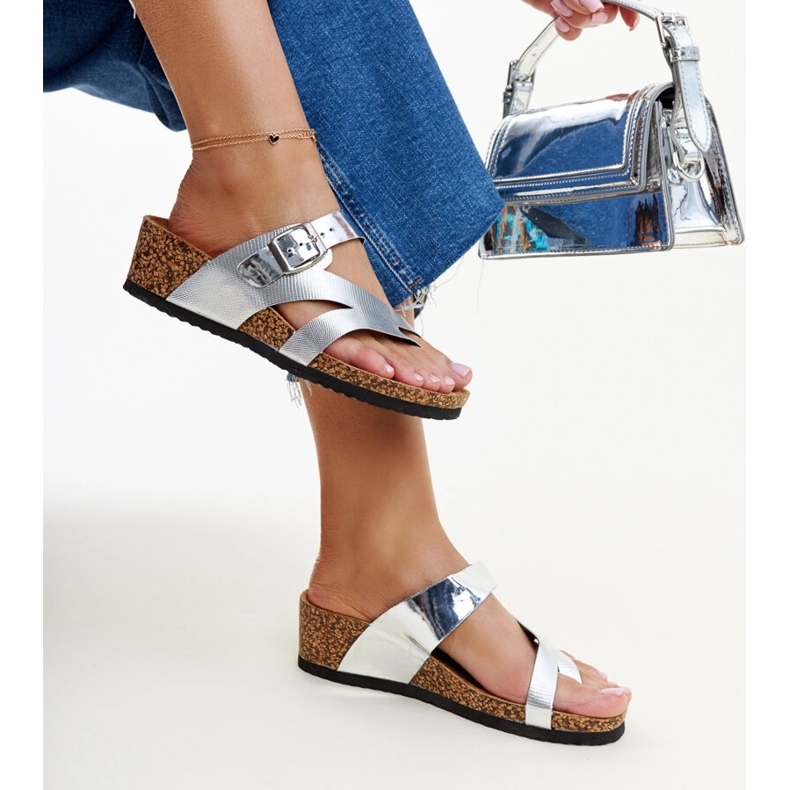 Hopeanväriset metalliset kiilamuulit Donata 1