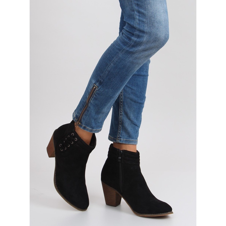 Korkeakorkoiset mokkanahkasaappaat 99-266 mustat 2