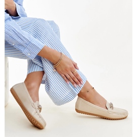 Beige mokkasiinit koristeltu Adiba strassit 1