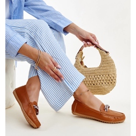 Ruskeat mokasiinit koristeltu Adiba strassilla 1