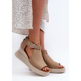 Jezzi Naisten sandaalit alustalla ja kiilalla, jotka on valmistettu eko-nahasta, beige Hloeli 2