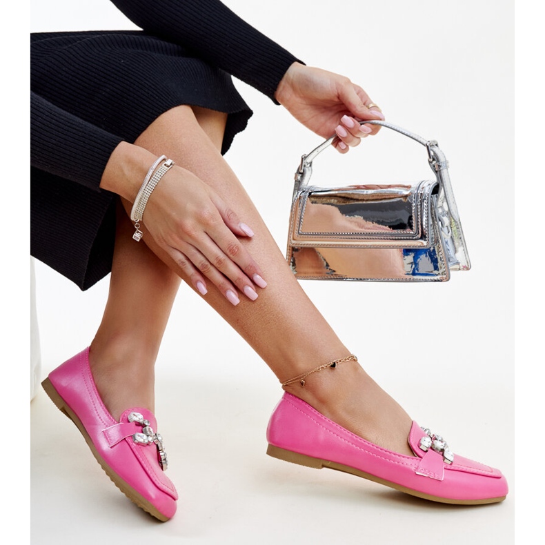 Tummanpunaiset mokasiinit, joissa zirkoniummali-solki vaaleanpunainen 1