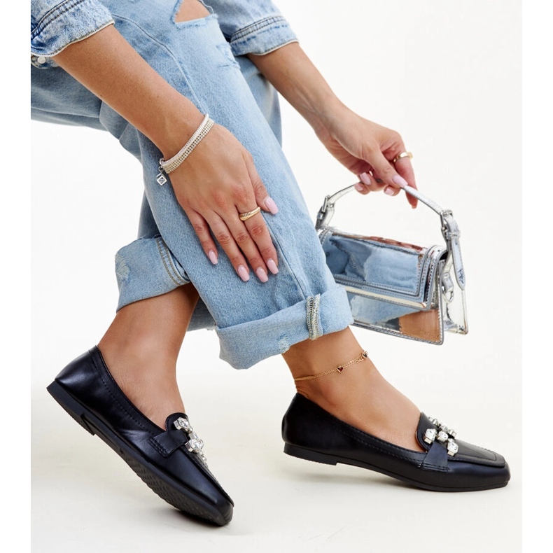 Mustat mokasiinit, joissa zirkoniummali-solki 1