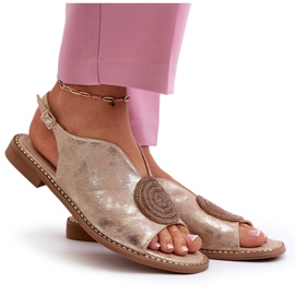 Naisten sandaalit, joissa on koristelu tasakorkoisissa S.Barski KV24-057 Gold kultainen 9