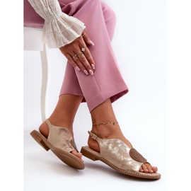 Naisten sandaalit, joissa on koristelu tasakorkoisissa S.Barski KV24-057 Gold kultainen 7