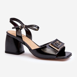 S.Barski Tyylikkäät kiiltonahkasandaalit koristeellisella mustalla D&amp;A MR38-202 2