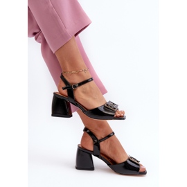 S.Barski Tyylikkäät kiiltonahkasandaalit koristeellisella mustalla D&amp;A MR38-202 1