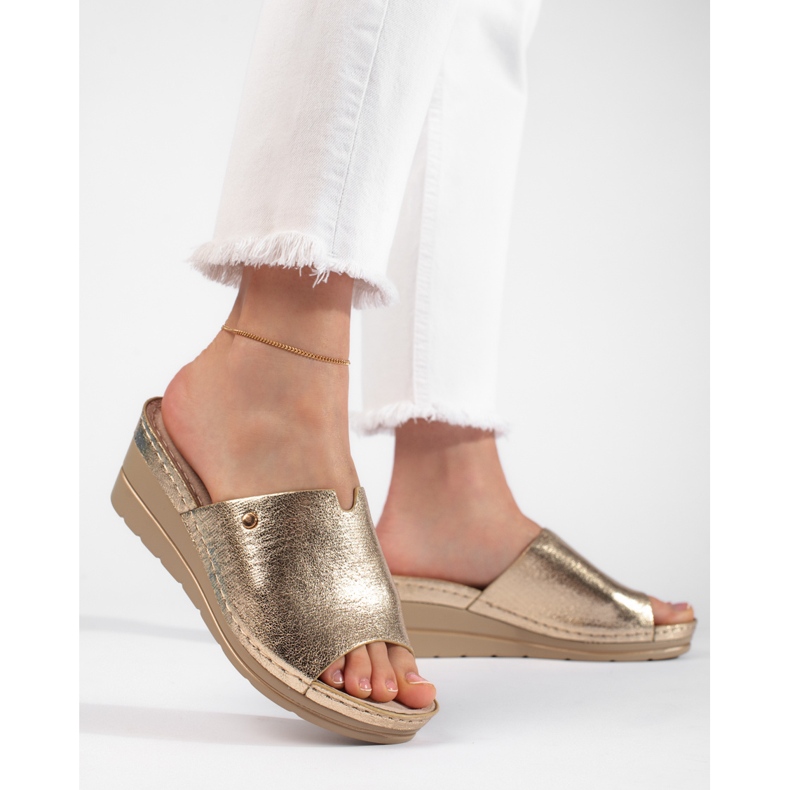 Naisten kullanväriset kiilatossut kultainen 1