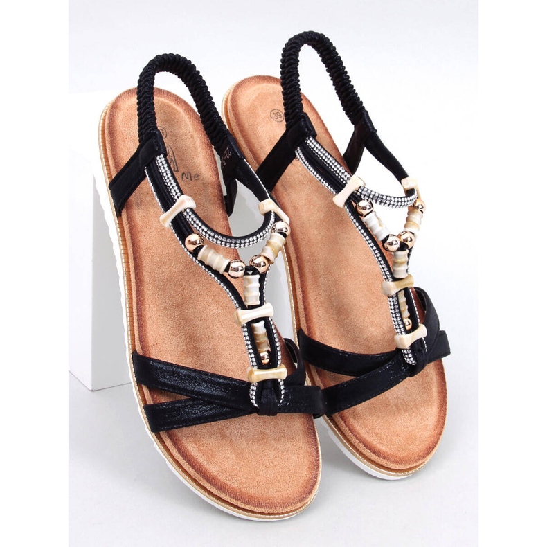 Montier Black helmillä varustetut sandaalit musta 1