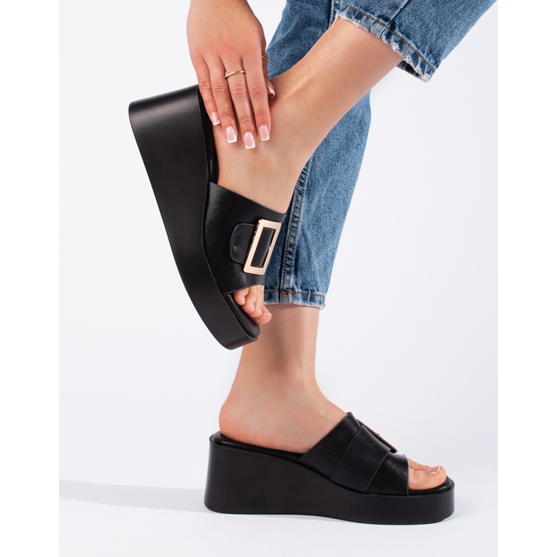 Mustat naisten kiilatossut 2