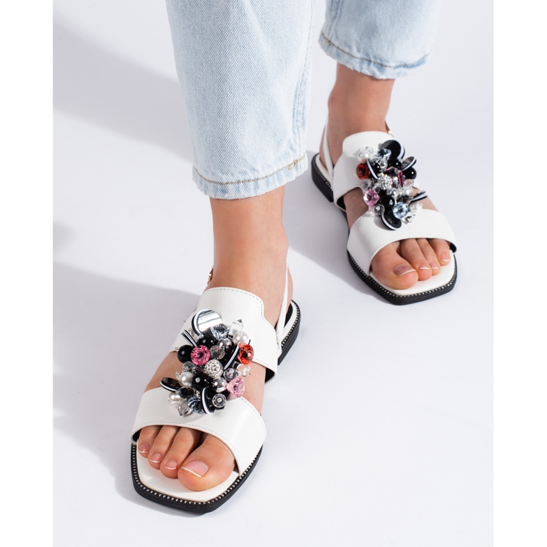 Valkoiset naisten sandaalit koristeella valkoinen 1