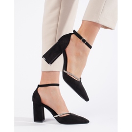 Mustat mokkanahkaiset korkokengät 2