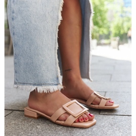 Wilian beigenväriset varvastossut, joissa nahkainen sisäosa 1