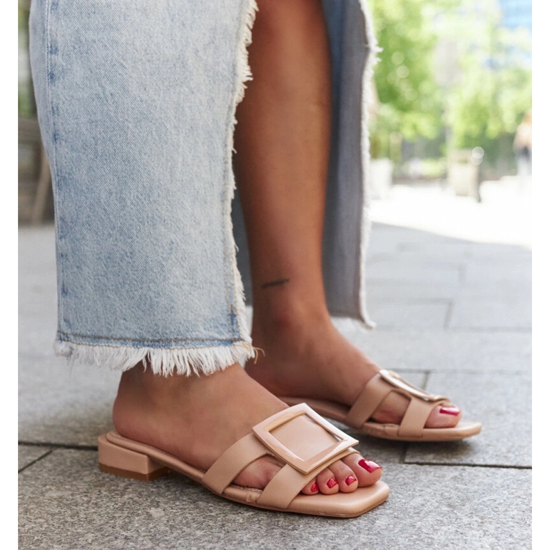 Wilian beigenväriset varvastossut, joissa nahkainen sisäosa 1