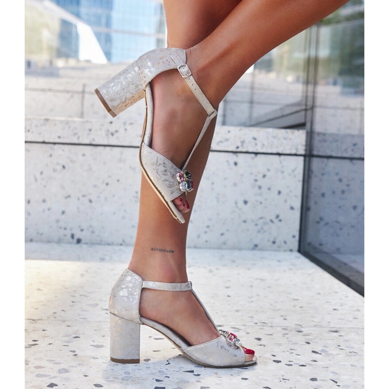 Korkeakorkoiset sandaalit, joissa Gaberna-nahkapohjallinen beige 1