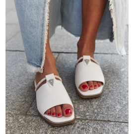 Varvastossut Antarin nahkasisäkkeellä valkoinen 2