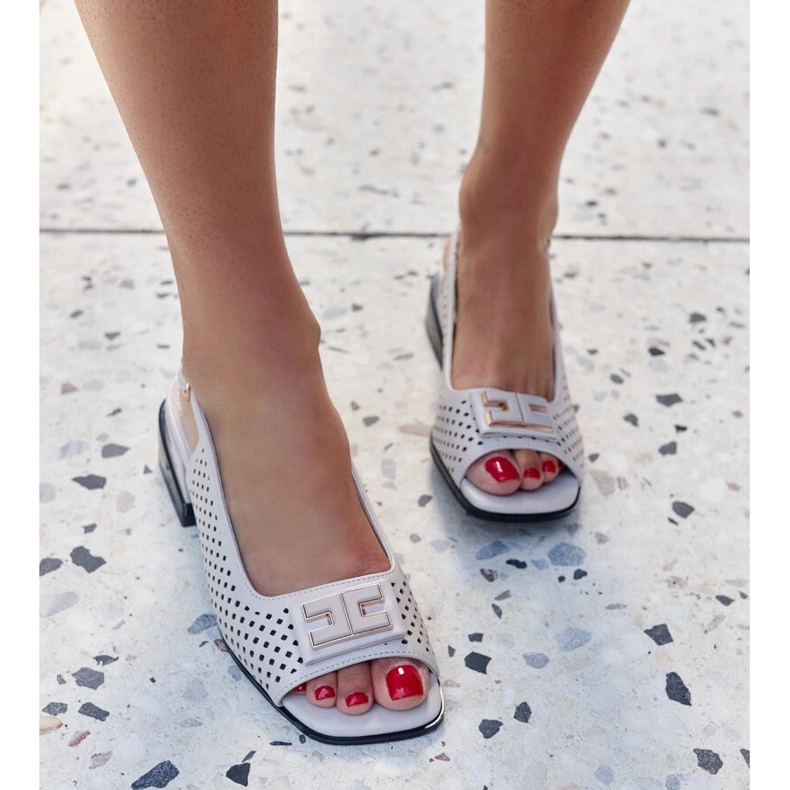 Harjatut sandaalit massiivisessa Sajida-lohkossa harmaa 1