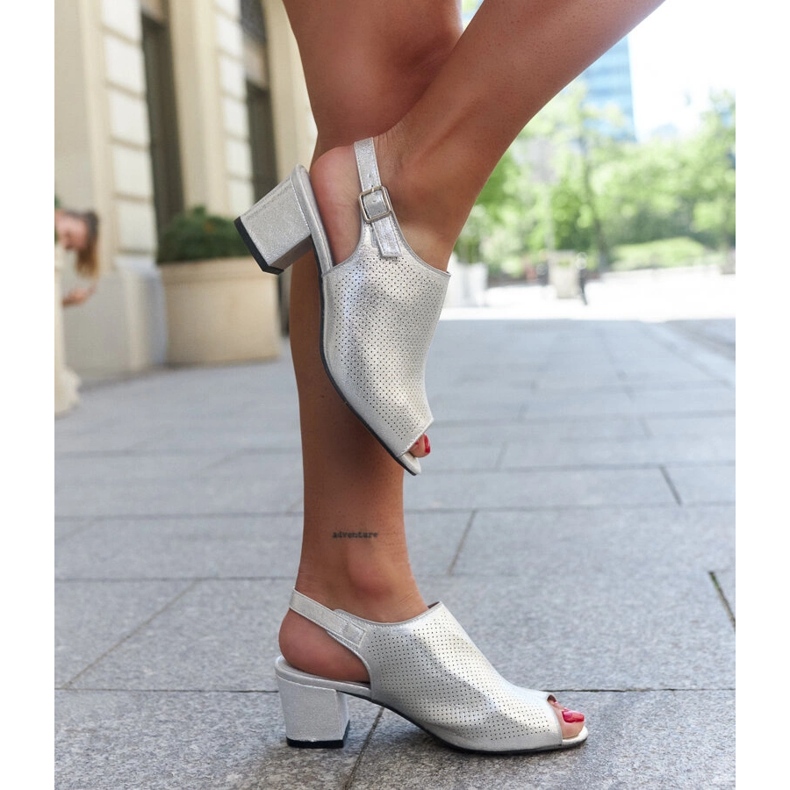 Rei'itetyt korkeakorkoiset sandaalit, joissa Lia-nahkapohjallinen hopea 1