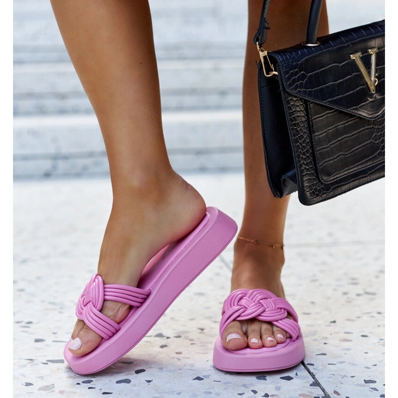 Ferrein tummanpunaiset kumitossut vaaleanpunainen 2