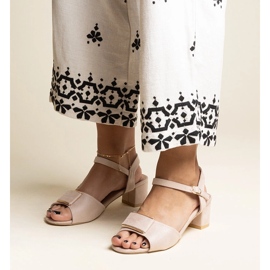 Frederican beige matalakorkoiset sandaalit 1