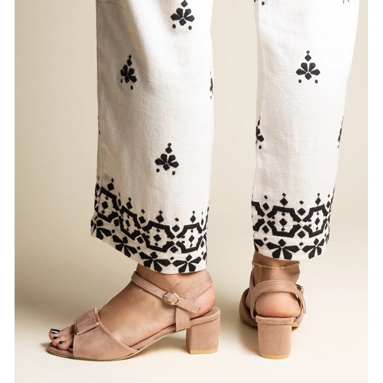 Frederican tummanbeiget matalakorkoiset sandaalit 2