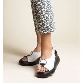 Bayley valkoiset solkisandaalit valkoinen 1