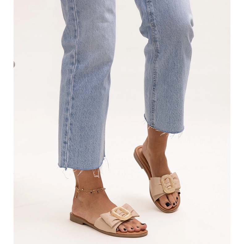 Beiget varvastossut, joissa Limera-solki 1