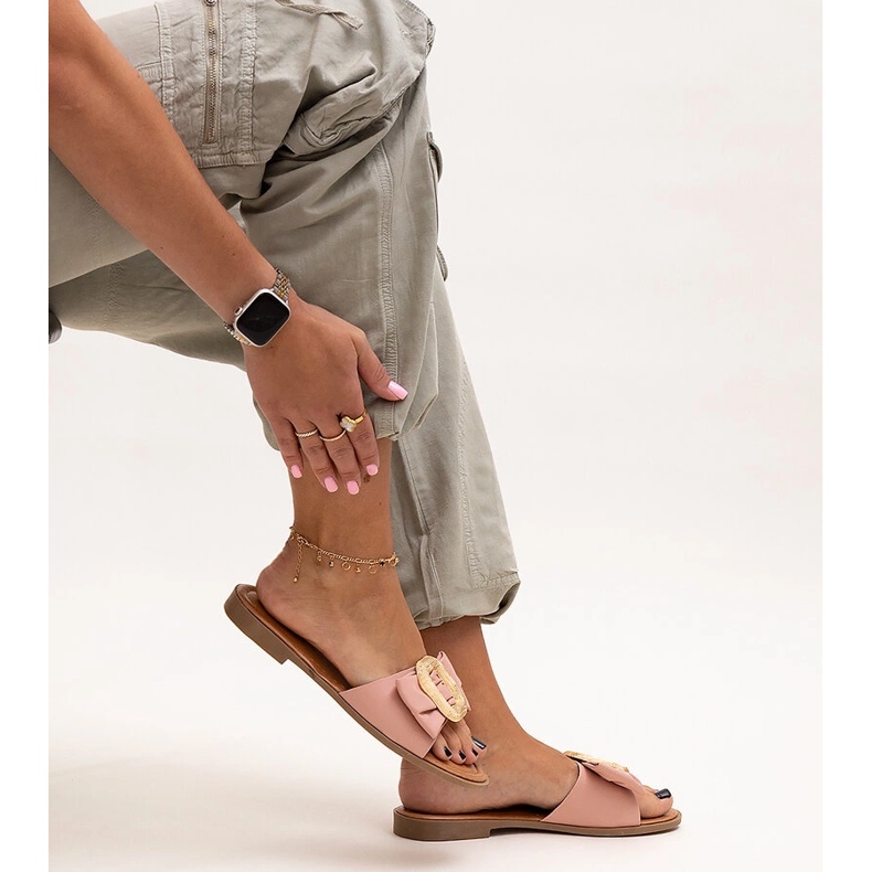 Vaaleanpunaiset varvastossut, joissa Limera-solki vaaleanpunainen 1