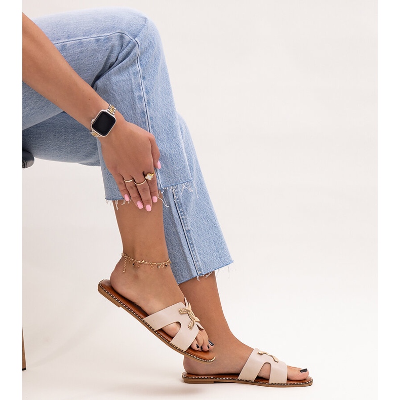 Vaaleanbeiget varvastossut, joissa Razanna-solki 1